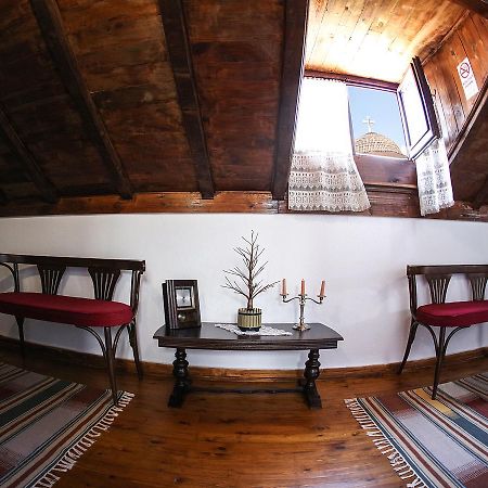 Hotel Bujtina E Bardhe Корча Экстерьер фото