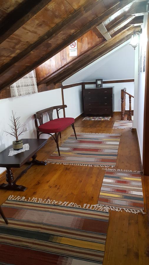 Hotel Bujtina E Bardhe Корча Экстерьер фото