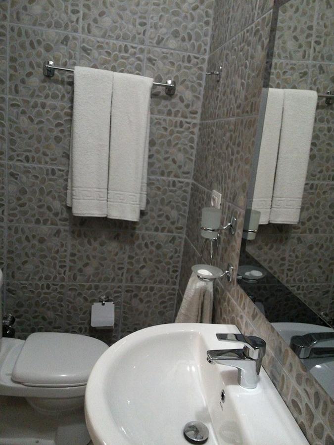 Hotel Bujtina E Bardhe Корча Экстерьер фото